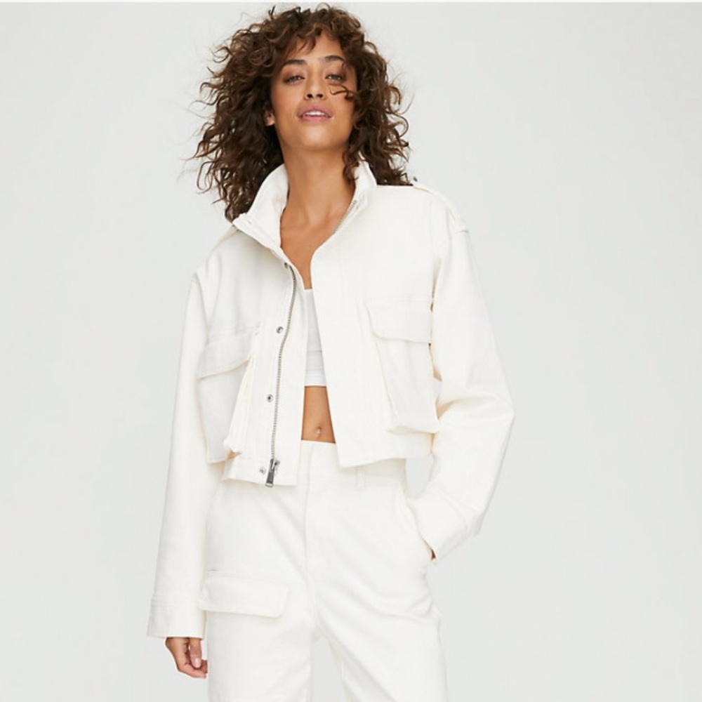 Aritzia TNA cropped workwear jacket